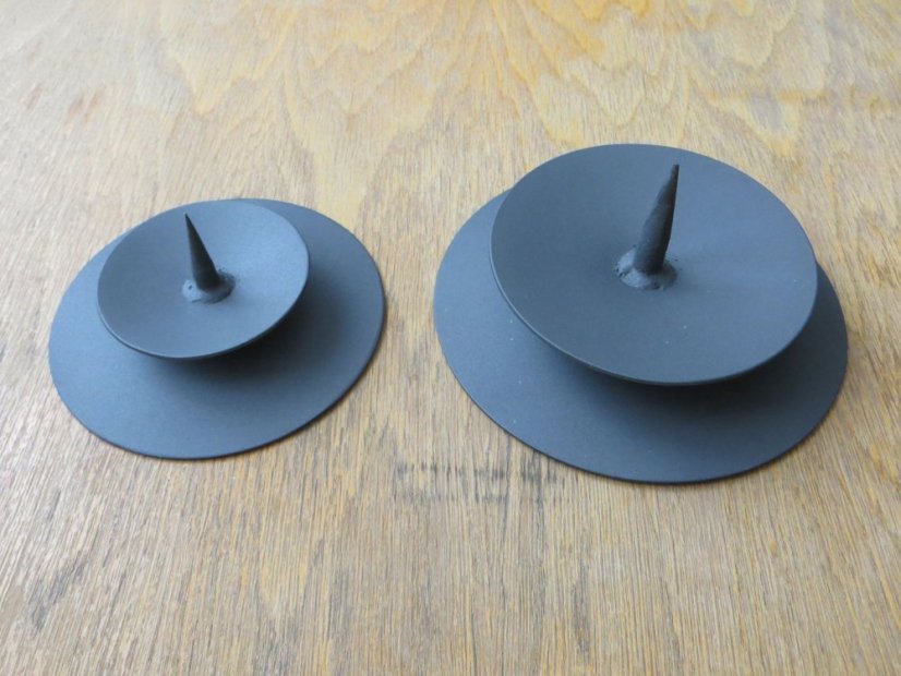 O01 - Svícen kovaný - Velikost: Velký pr. 16 / 13,5 cm